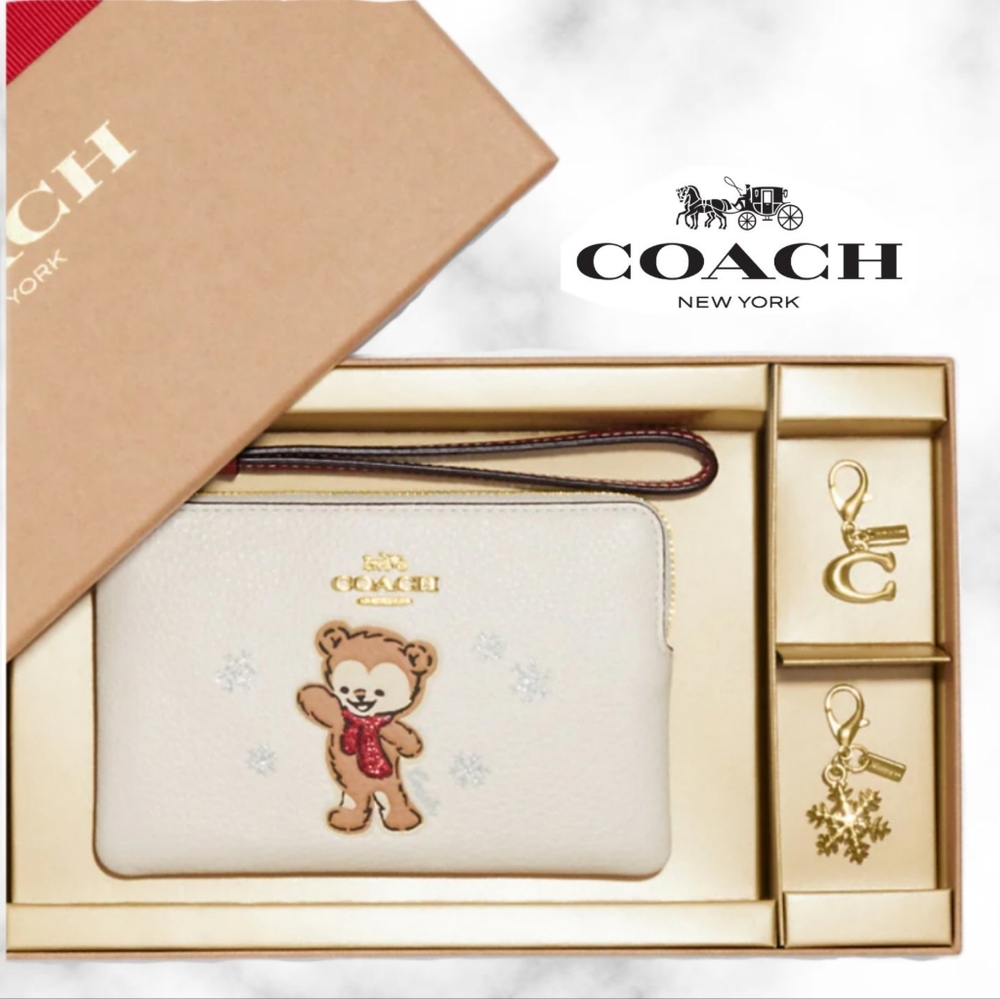 Coach Boxed Corner Zip Wristlet With Bear Snowflake